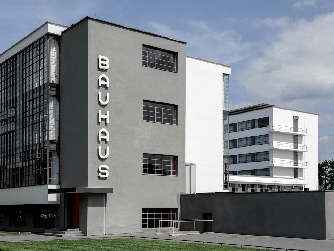 Innovatives Design gewinnt Wettbewerb: Neues &ouml;ffentliches WC am Gropius House