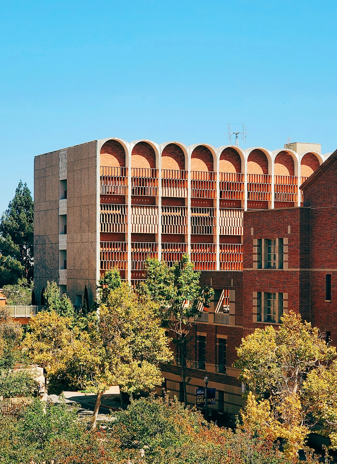 Innovative Wohnarchitektur: Neues Wohnprojekt auf dem East Campus der UC Santa Barbara